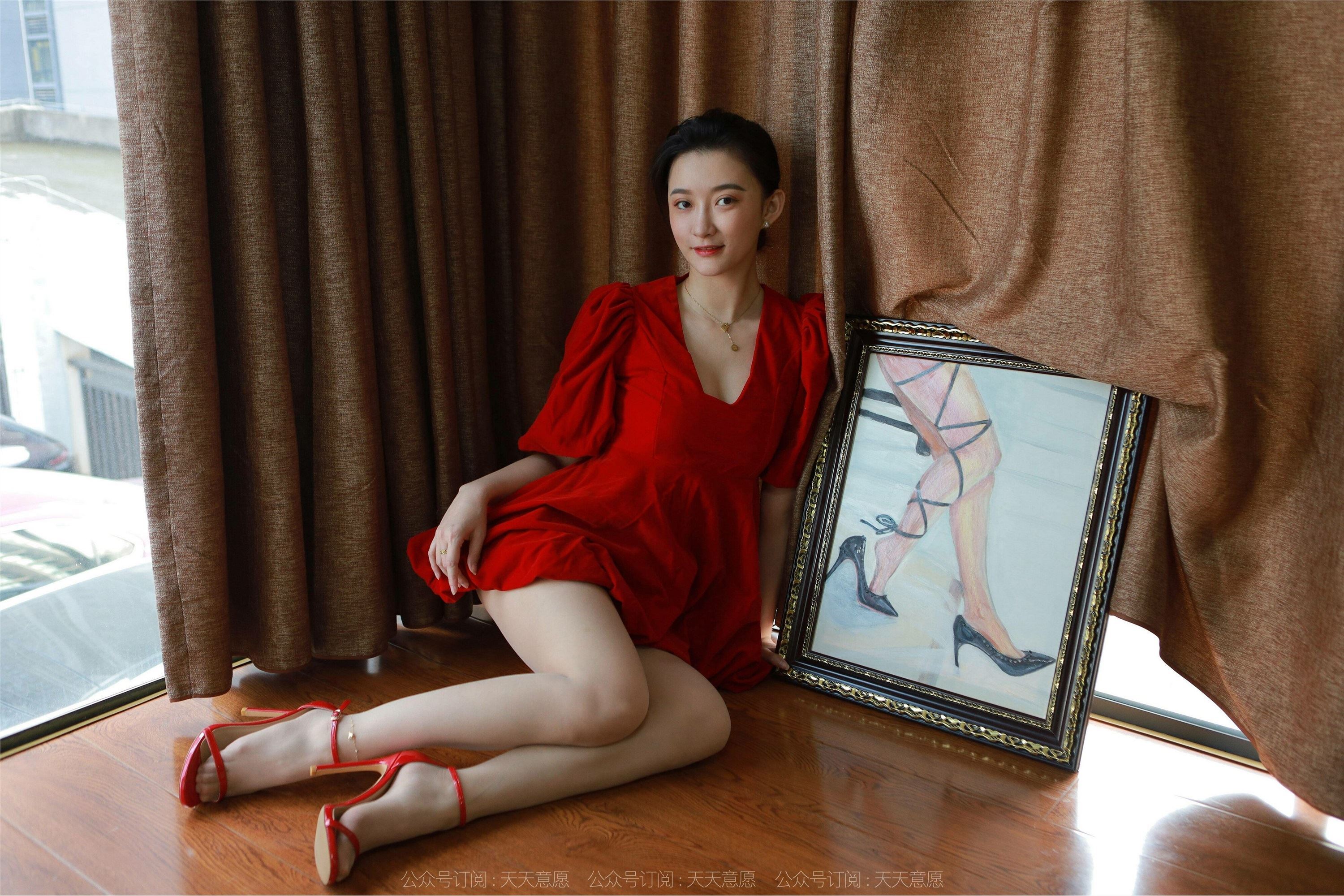 IESS异思趣向  2022.02.10 丝享家1001：秋秋《跨年夜性感红裙》